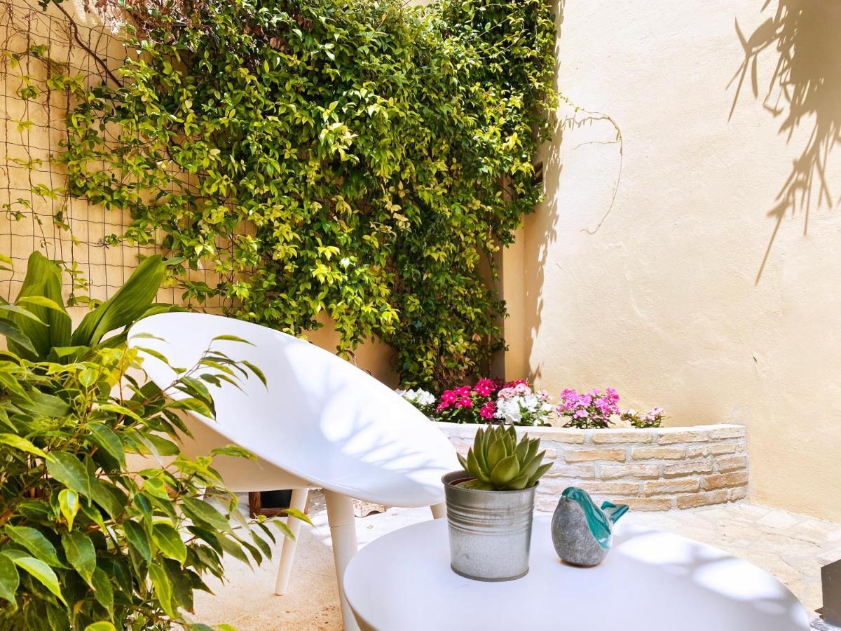 Lucenova Suite Guest-House カリアリ エクステリア 写真