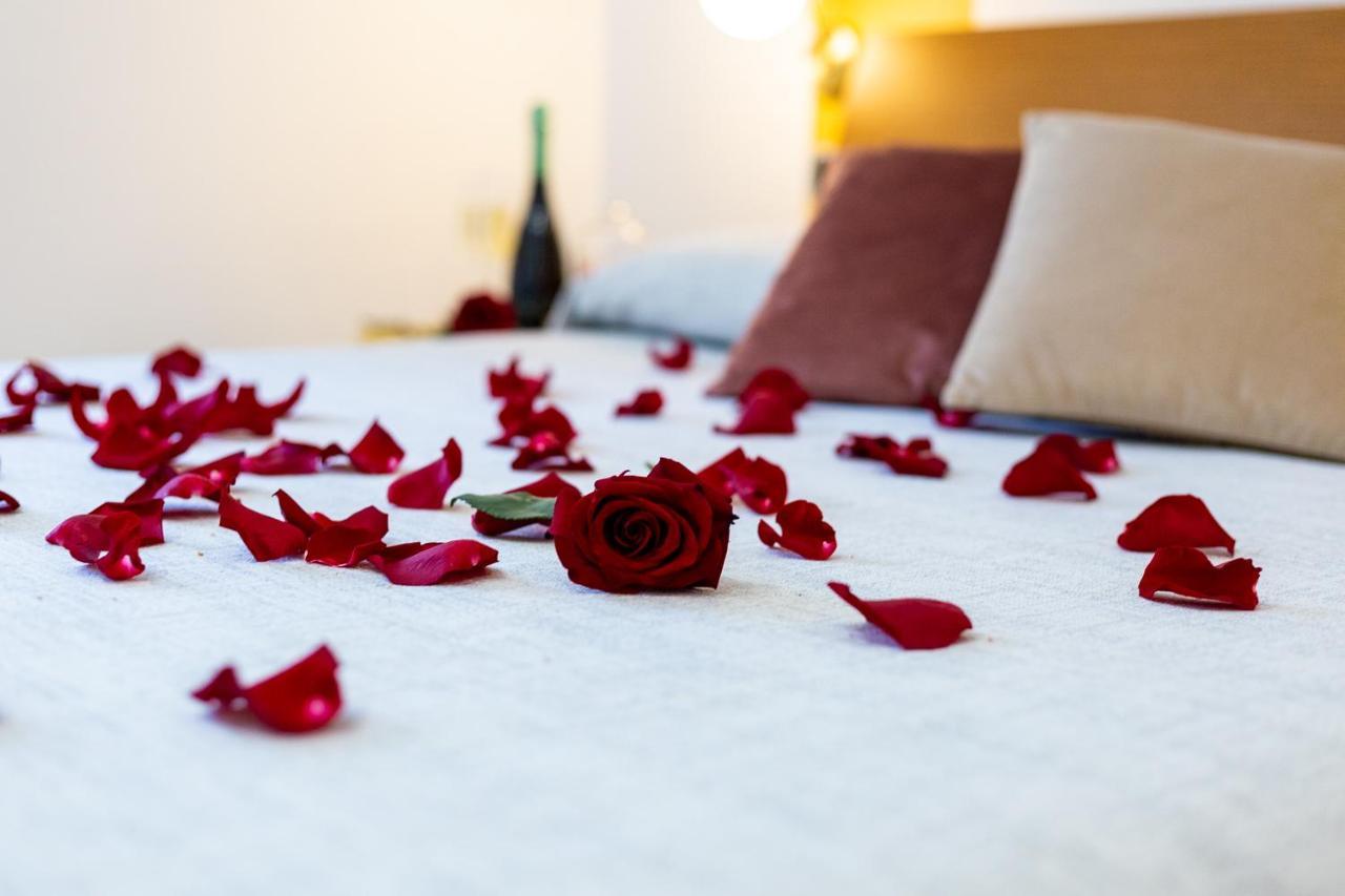 Lucenova Suite Guest-House カリアリ エクステリア 写真