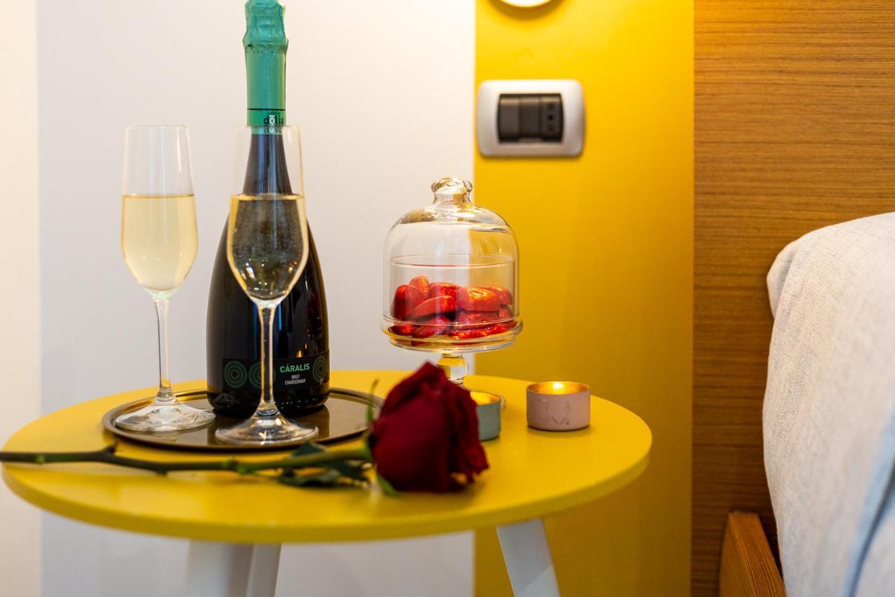 Lucenova Suite Guest-House カリアリ エクステリア 写真