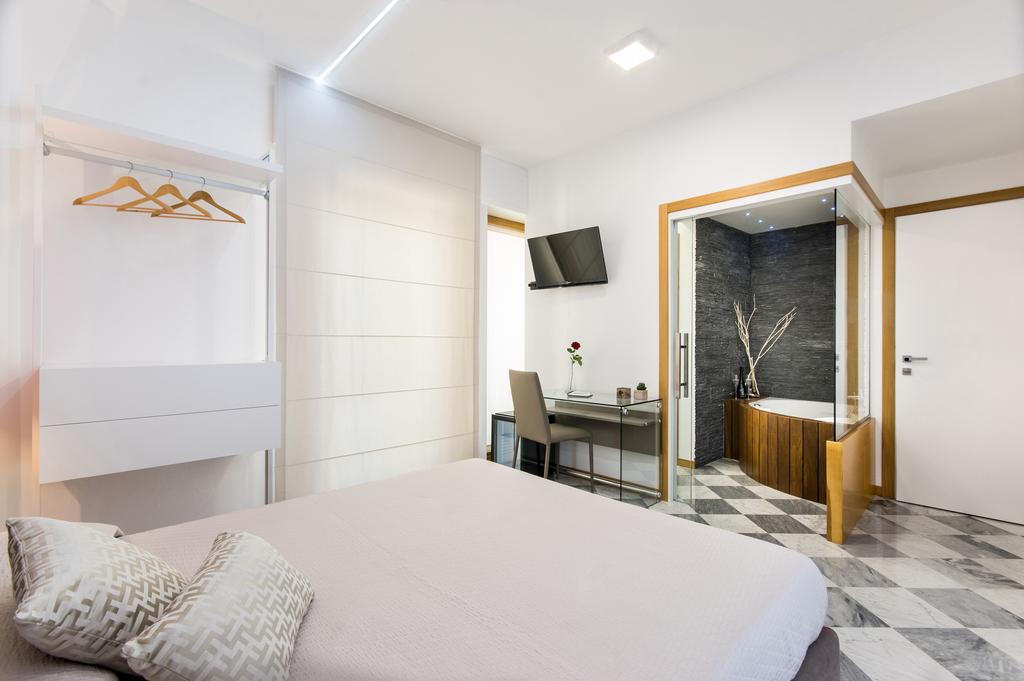Lucenova Suite Guest-House カリアリ エクステリア 写真