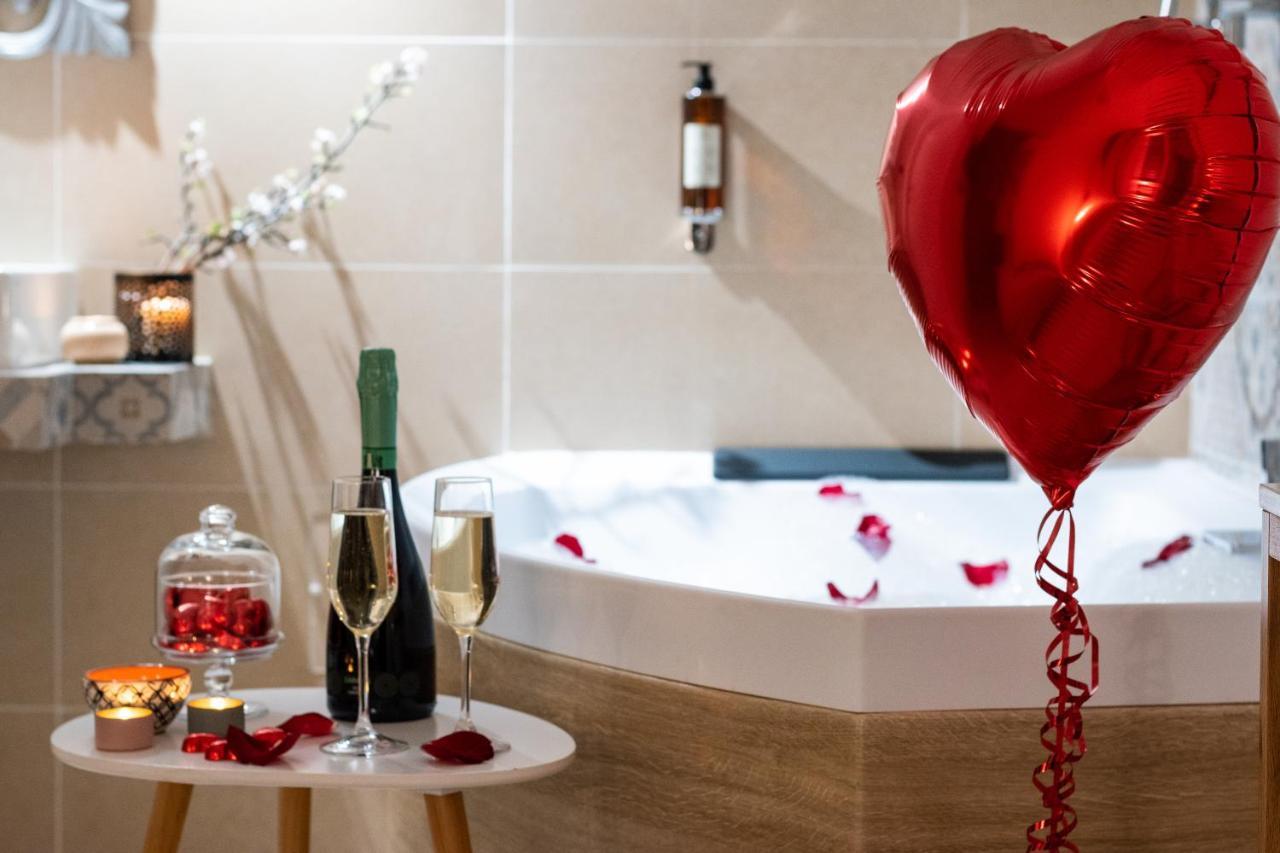 Lucenova Suite Guest-House カリアリ エクステリア 写真